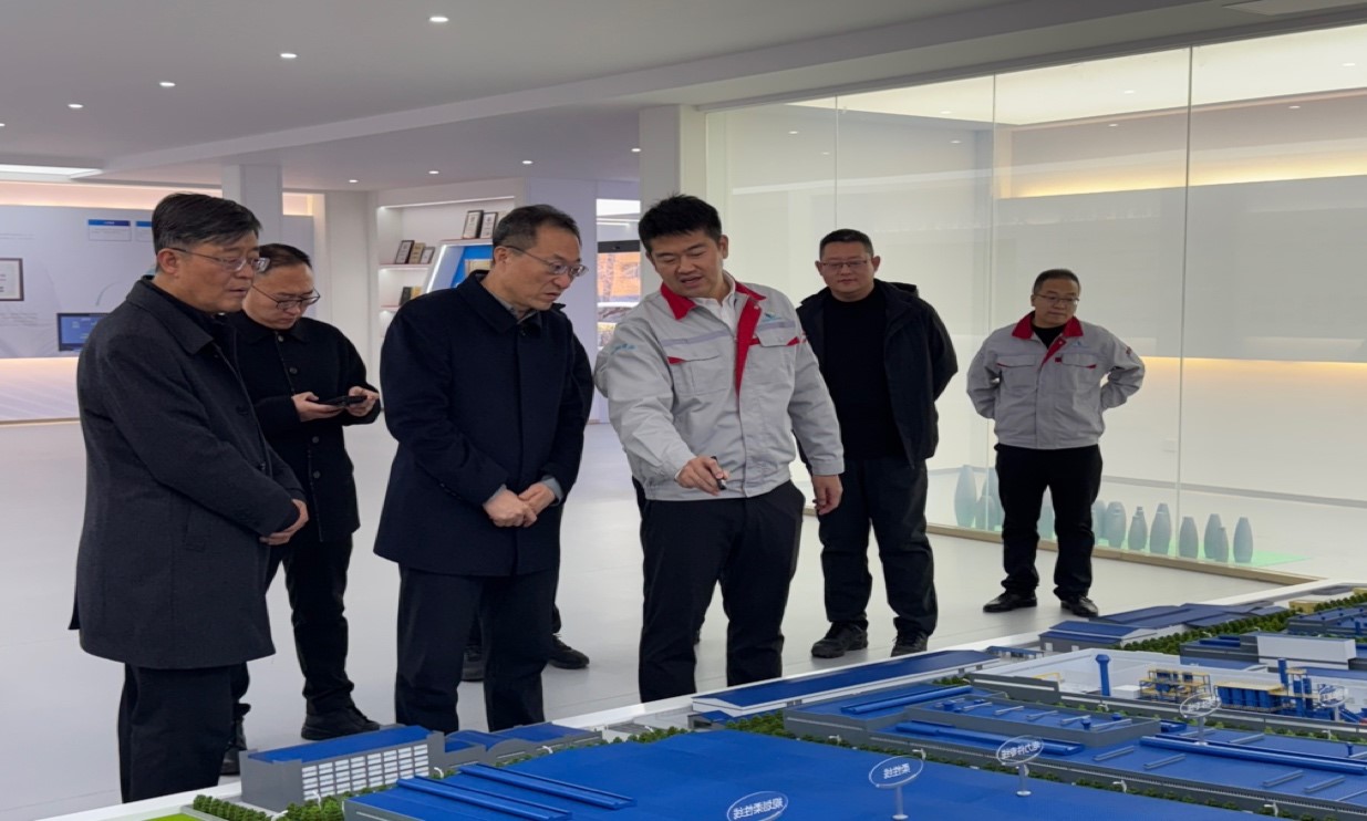 臨汾經(jīng)濟開發(fā)區(qū)黨工委書記、管委會主任白建成一行深入華翔圣德曼新能源汽車零部件產(chǎn)業(yè)園調(diào)研